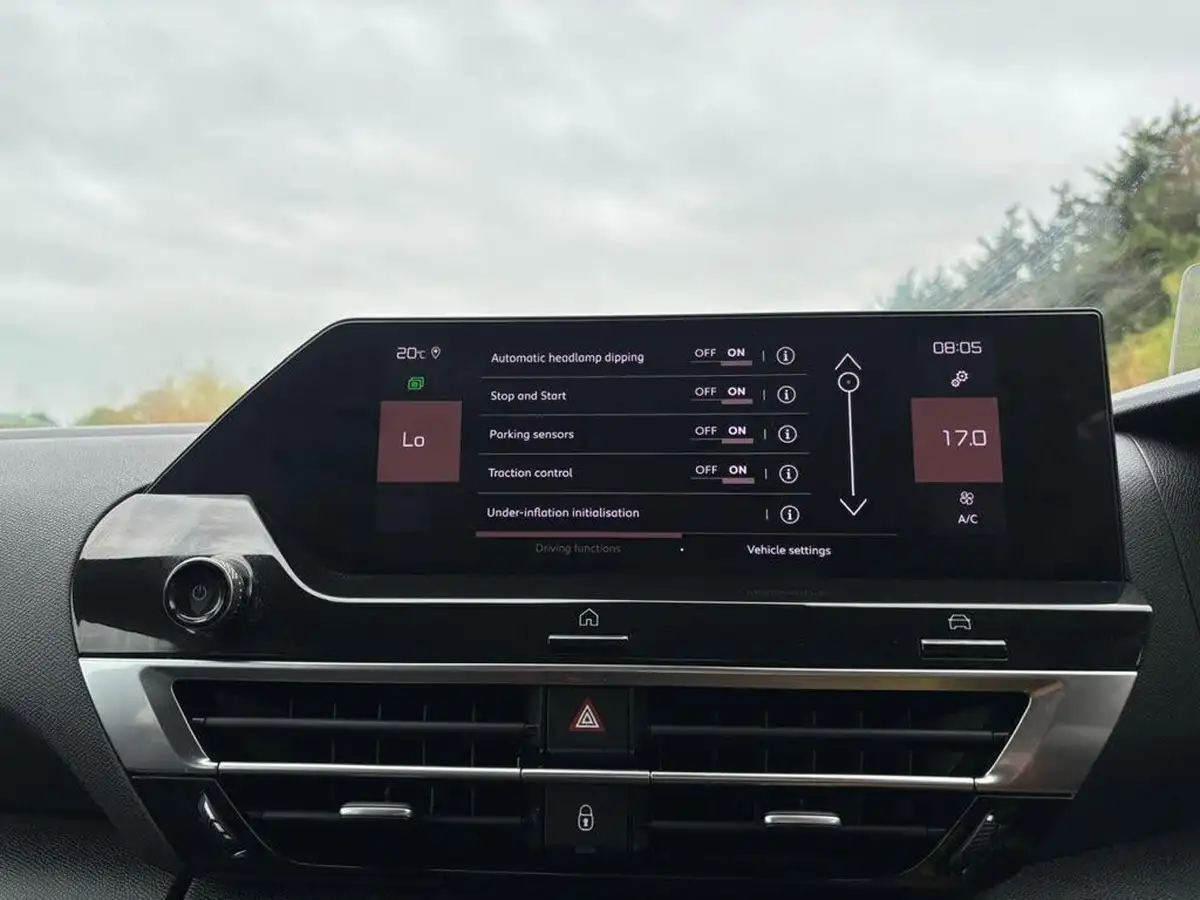 2022-citroen-c4-12-puretech-shine-130ps-big-27