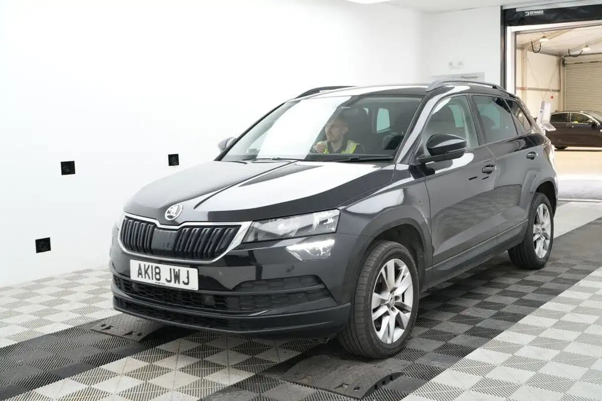 2018-skoda-karoq-16tdi-se-technology-ss-1598cc-big-1