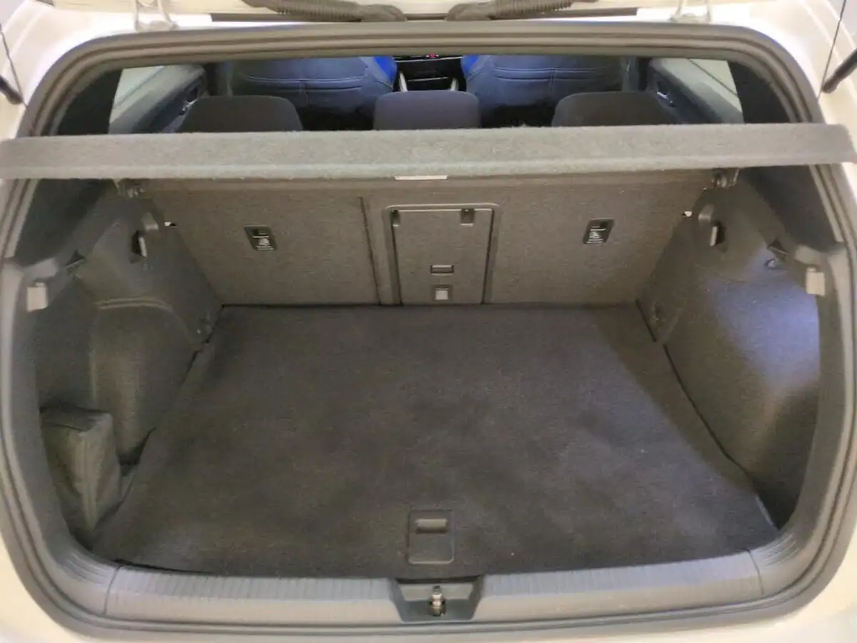 2021-volkswagen-golf-14-tsi-gte-big-40