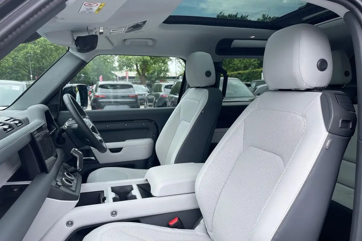 2024-land-rover-90-defender-30-d350-x-dynamic-hse-big-45