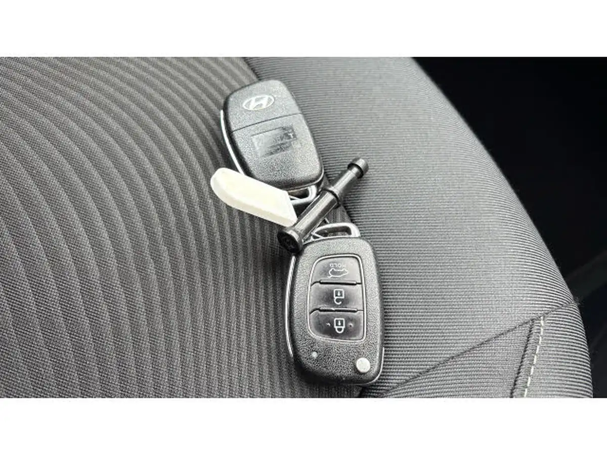 2017-hyundai-i10-10-se-big-19