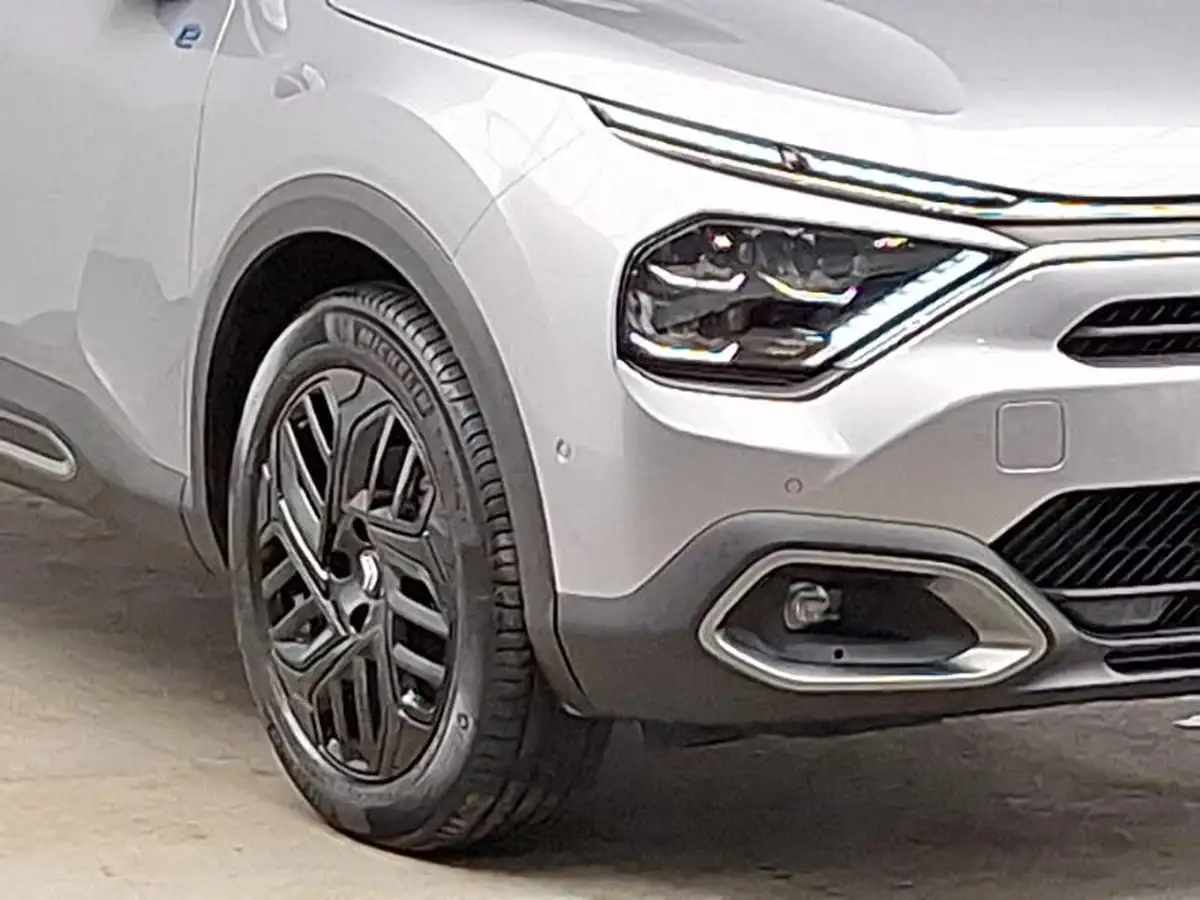 2024-citroen-c4-e-e-series-156ps-54kwh-big-8