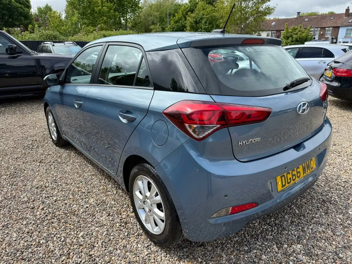 2016-hyundai-i20-12-se-hatchback-5d-big-4