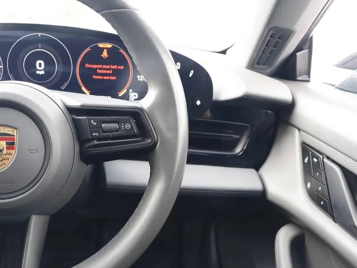 2022-porsche-taycan-e-sport-turismo-476ps-performance-battery-plus-big-9