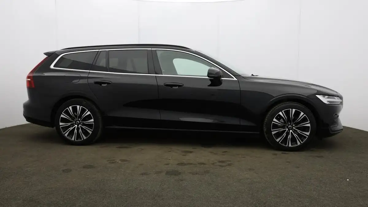 2023-volvo-v60-20-b3-core-big-62
