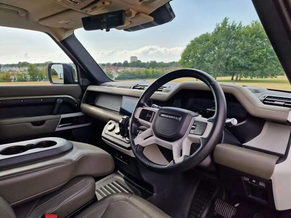2020-land-rover-110-defender-20-d240-hse-110-big-8