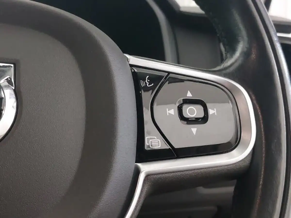 2019-volvo-v90-20td-d4-cross-country-plus-big-12