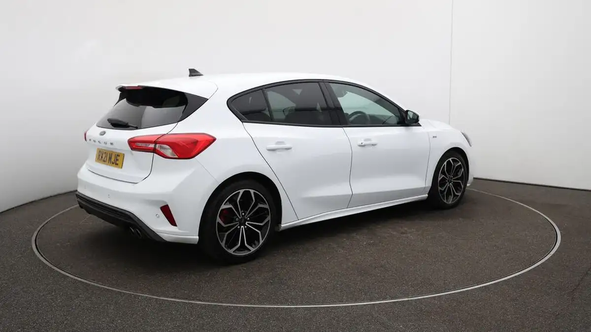 2020-ford-focus-20-st-line-x-hatchback-big-45