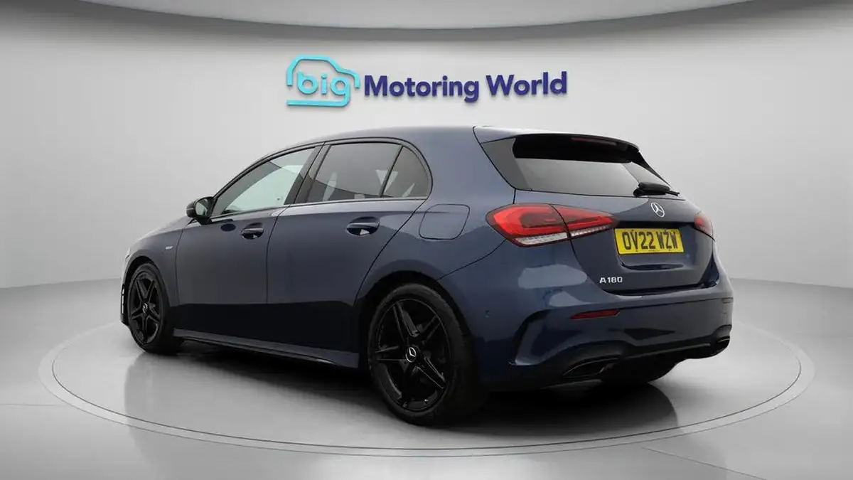 2022-mercedes-benz-a-class-13-a180-amg-line-executive-edition-hatchback-5d-7g-dct-big-5