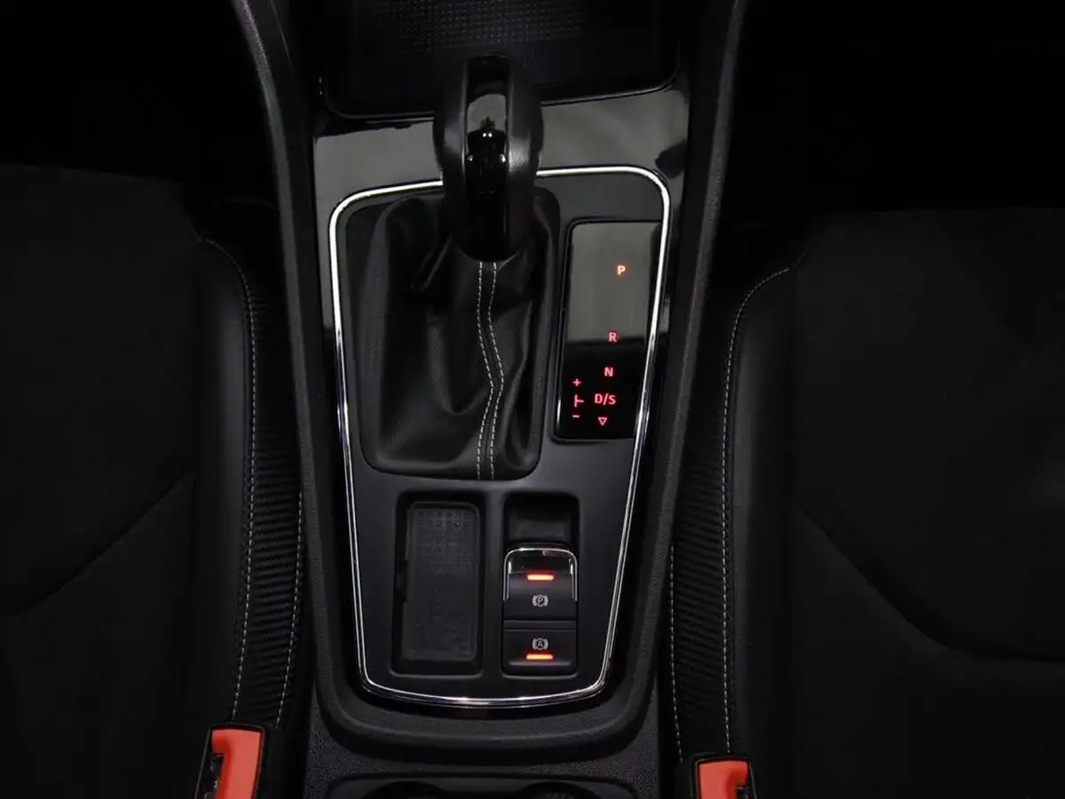 2020-seat-leon-20-tsi-cupra-290-big-15