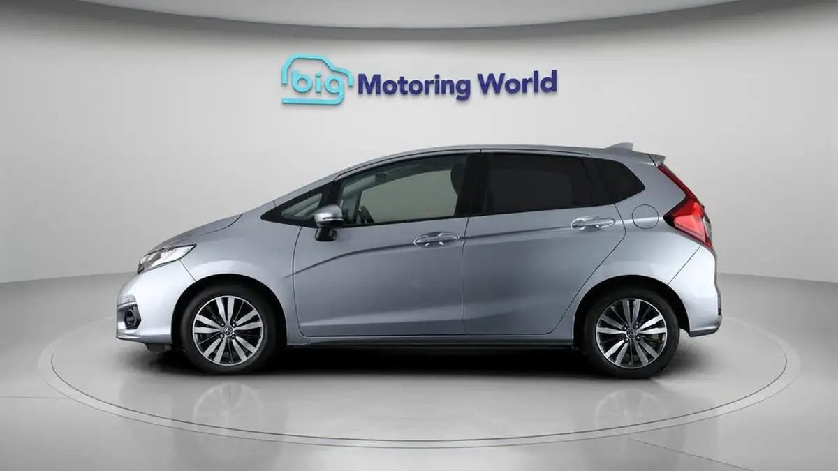 2020-honda-jazz-13-i-vtec-ex-navi-big-4