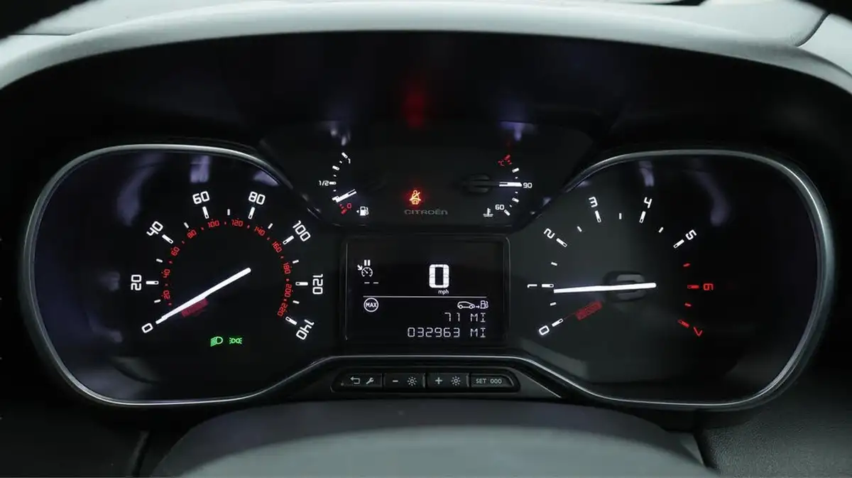 2020-citroen-c3-aircross-12-puretech-feel-110ps-ss-big-10