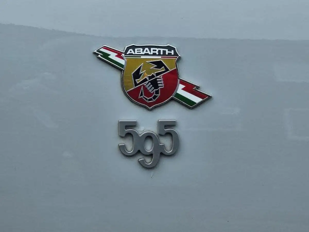 2021-abarth-595-14-tjet-big-8