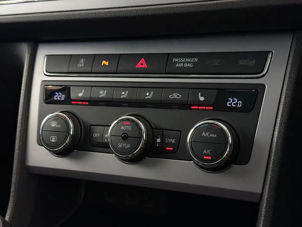 2017-seat-leon-14-tsi-xcellence-technology-hatchback-big-41