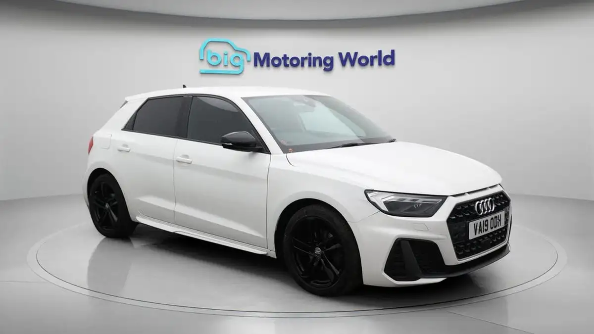2019-audi-a1-10-30-tfsi-s-line-ss-tronic-big-1