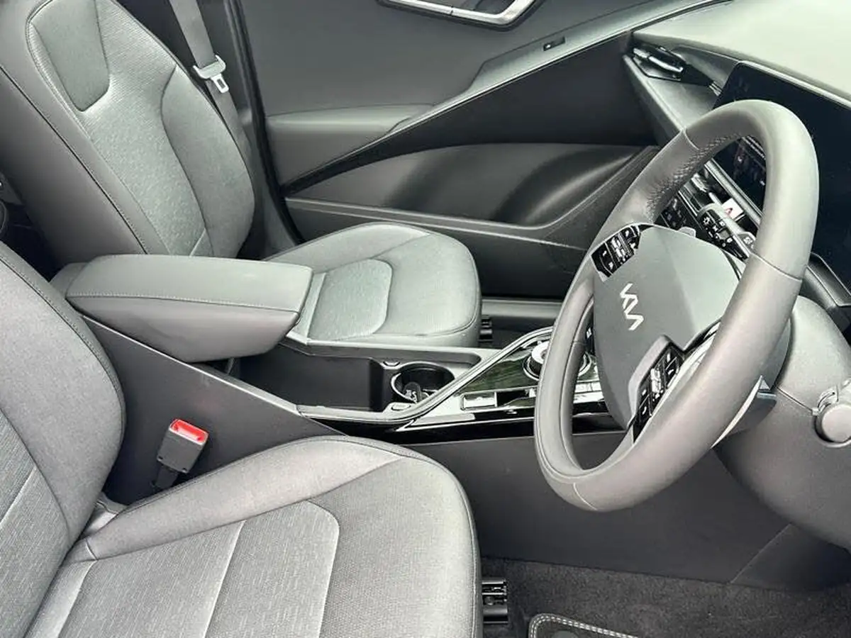 2025-kia-niro-ev-e-4-big-5