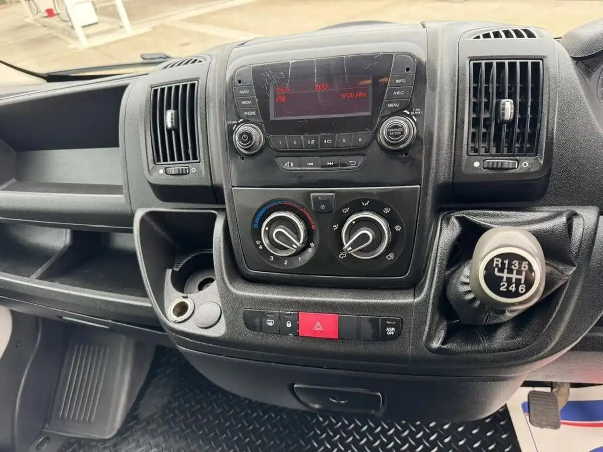 2019-peugeot-boxer-20-bluehdi-335-l3-130bhpeu6-crewcab-dropside-bfb-big-38