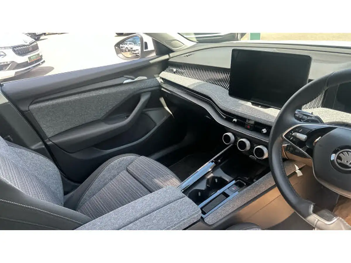 2024-skoda-superb-15-tsi-e-tec-se-technology-estate-big-13