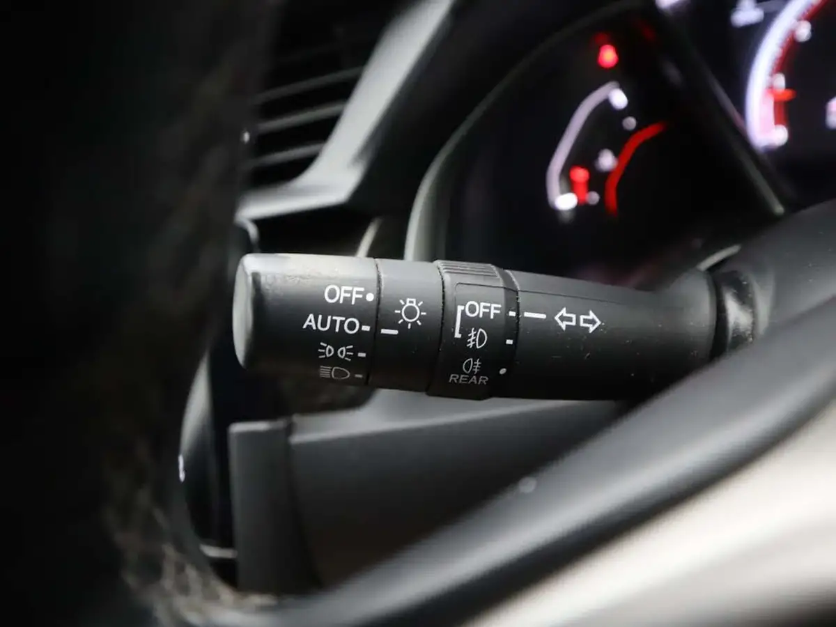 2019-honda-civic-15-vtec-turbo-sport-ss-big-38