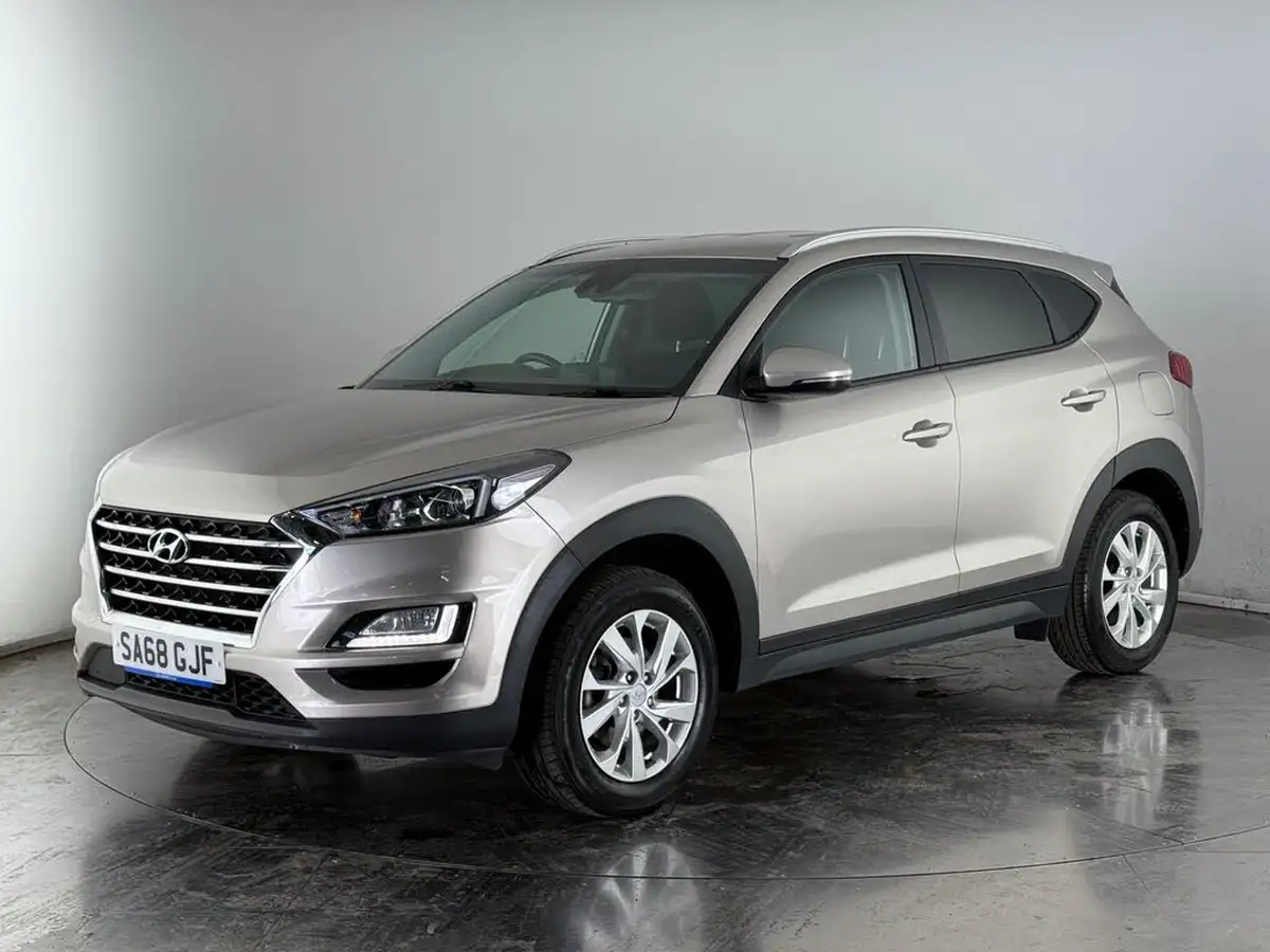 2018-hyundai-tucson-16-gdi-se-nav-big-3
