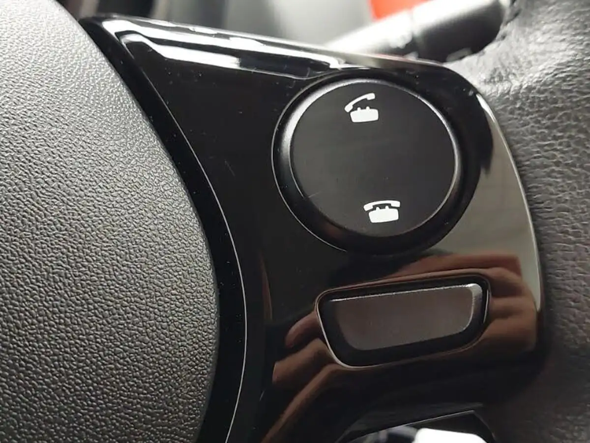 2019-toyota-aygo-10-vvt-i-x-play-big-18