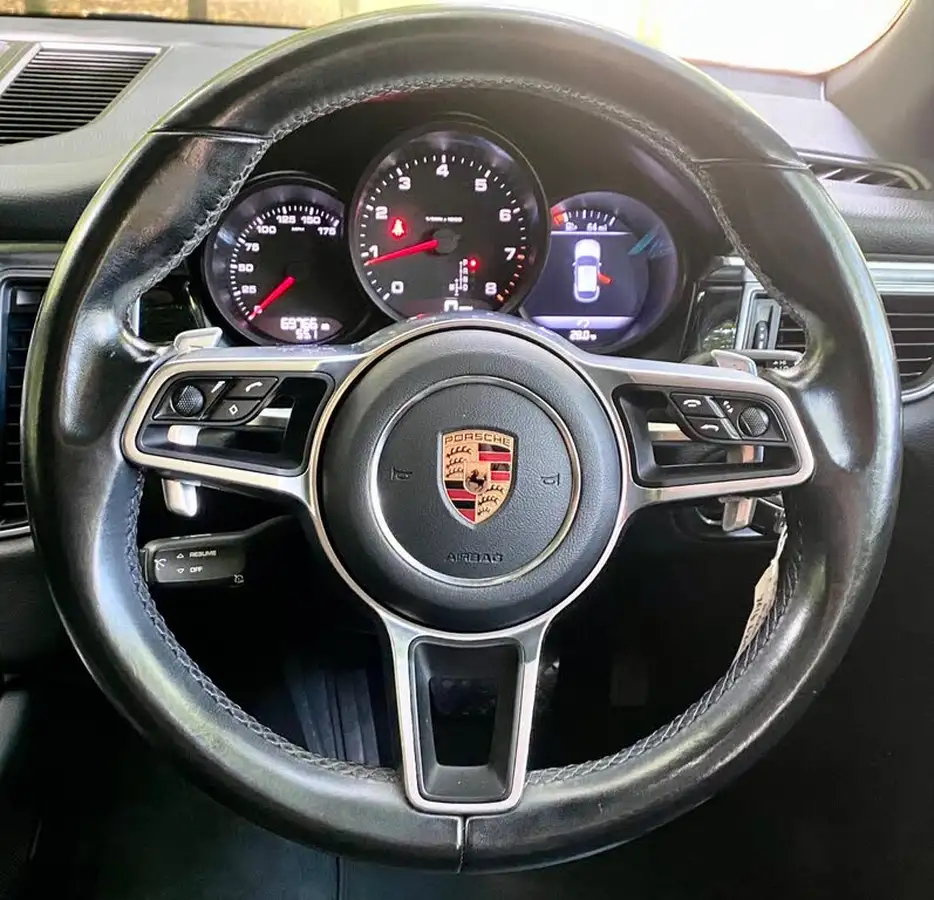 2016-porsche-macan-20-big-14