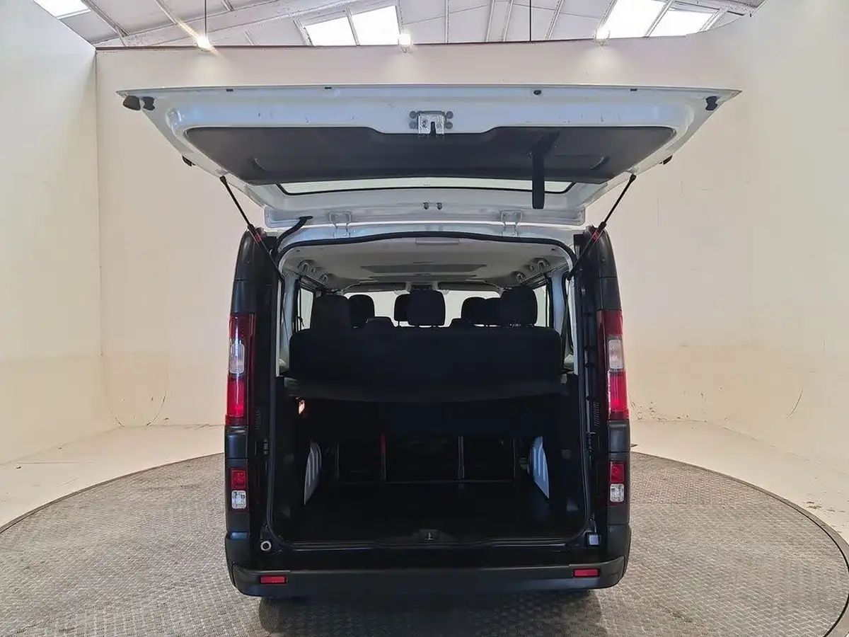 2023-renault-trafic-passenger-20-blue-dci-sl28-150-business-big-22