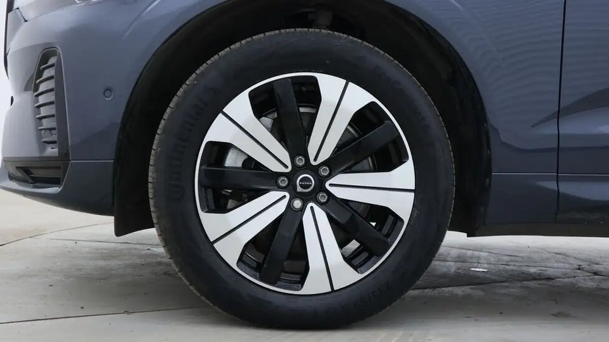 2024-volvo-xc60-20-b5-plus-big-17