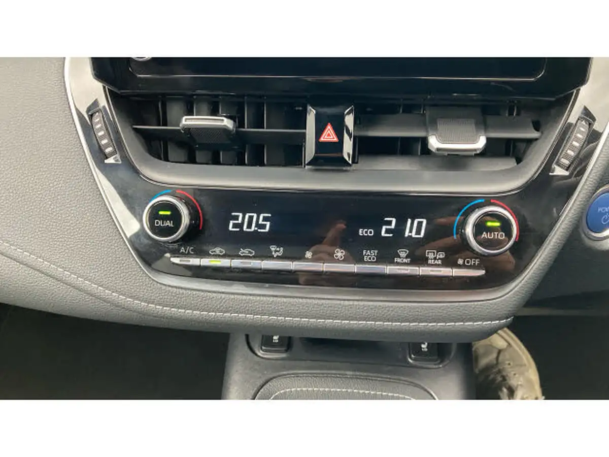 2022-toyota-corolla-18-vvt-i-design-120bhp-trk-hatchback-5d-big-24