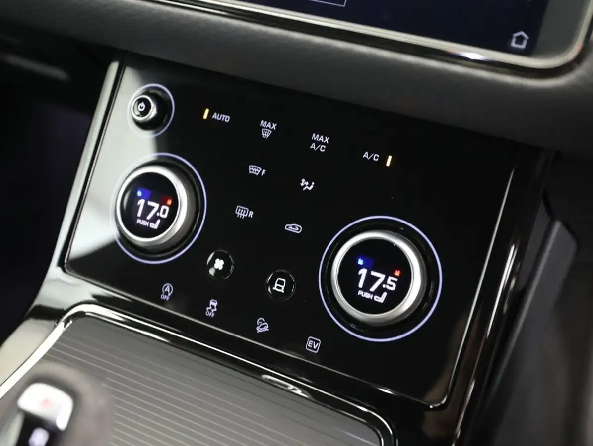 2022-land-rover-range-rover-evoque-15-p300e-r-dynamic-s-big-41