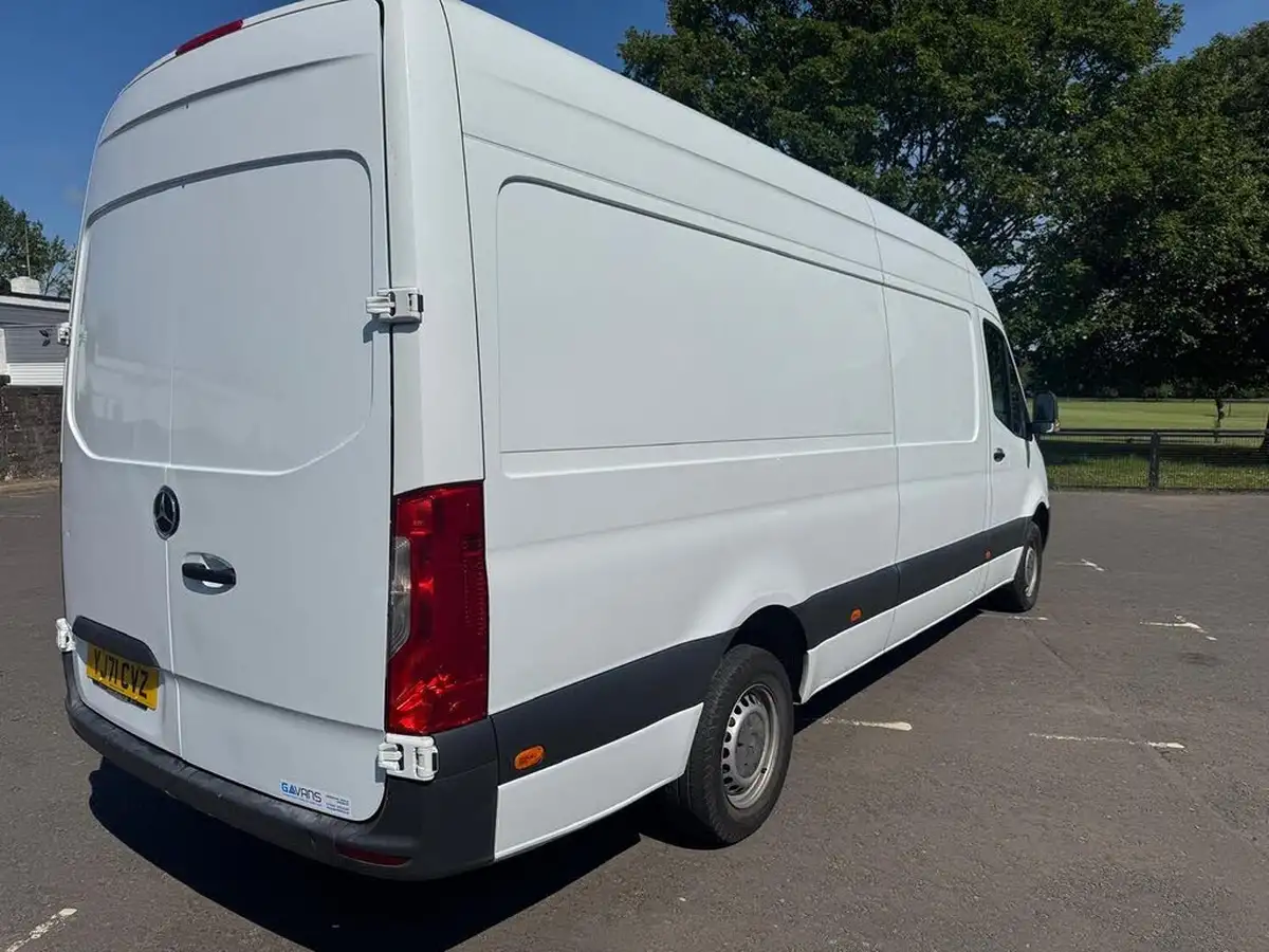 2021-mercedes-benz-sprinter-big-6
