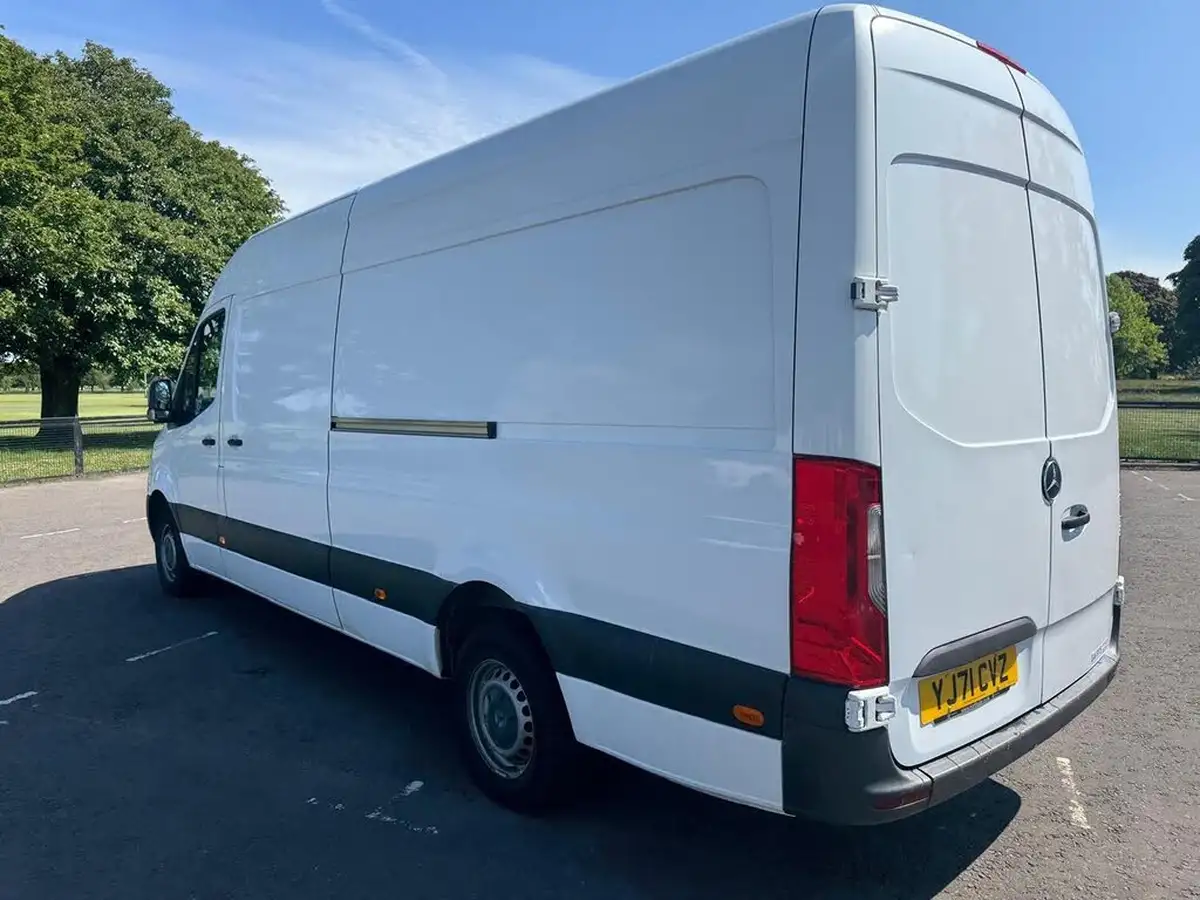 2021-mercedes-benz-sprinter-big-2