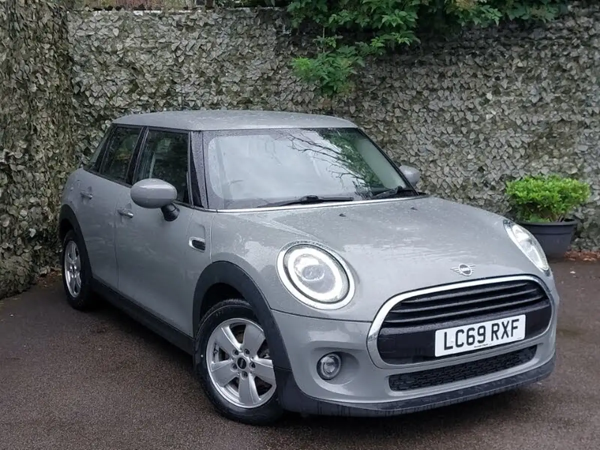 2019-mini-cooper-15-cooper-classic-hatchback-5d-big-0