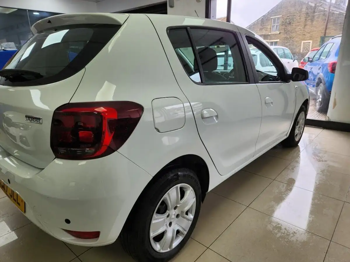 2017-dacia-sandero-15dci-laureate-big-31