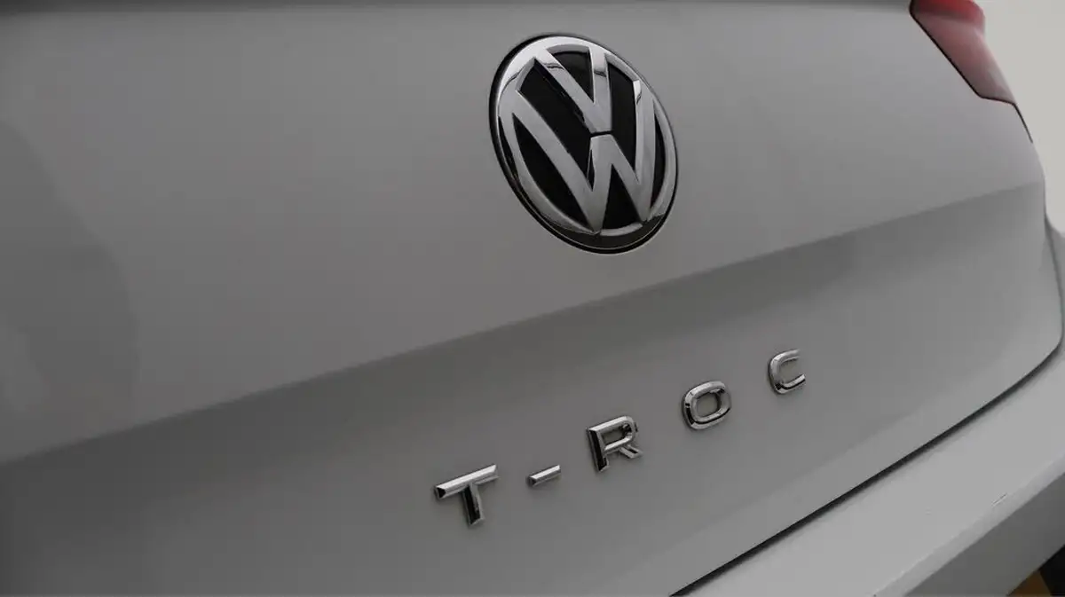 2019-volkswagen-t-roc-15-tsi-sel-dsg-big-21