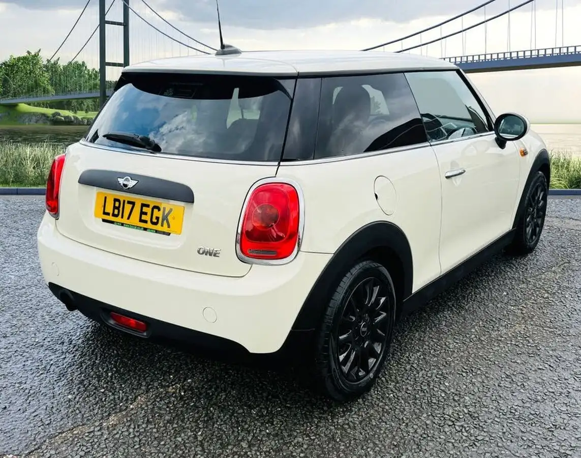 2017-mini-cooper-12-one-3d-big-3
