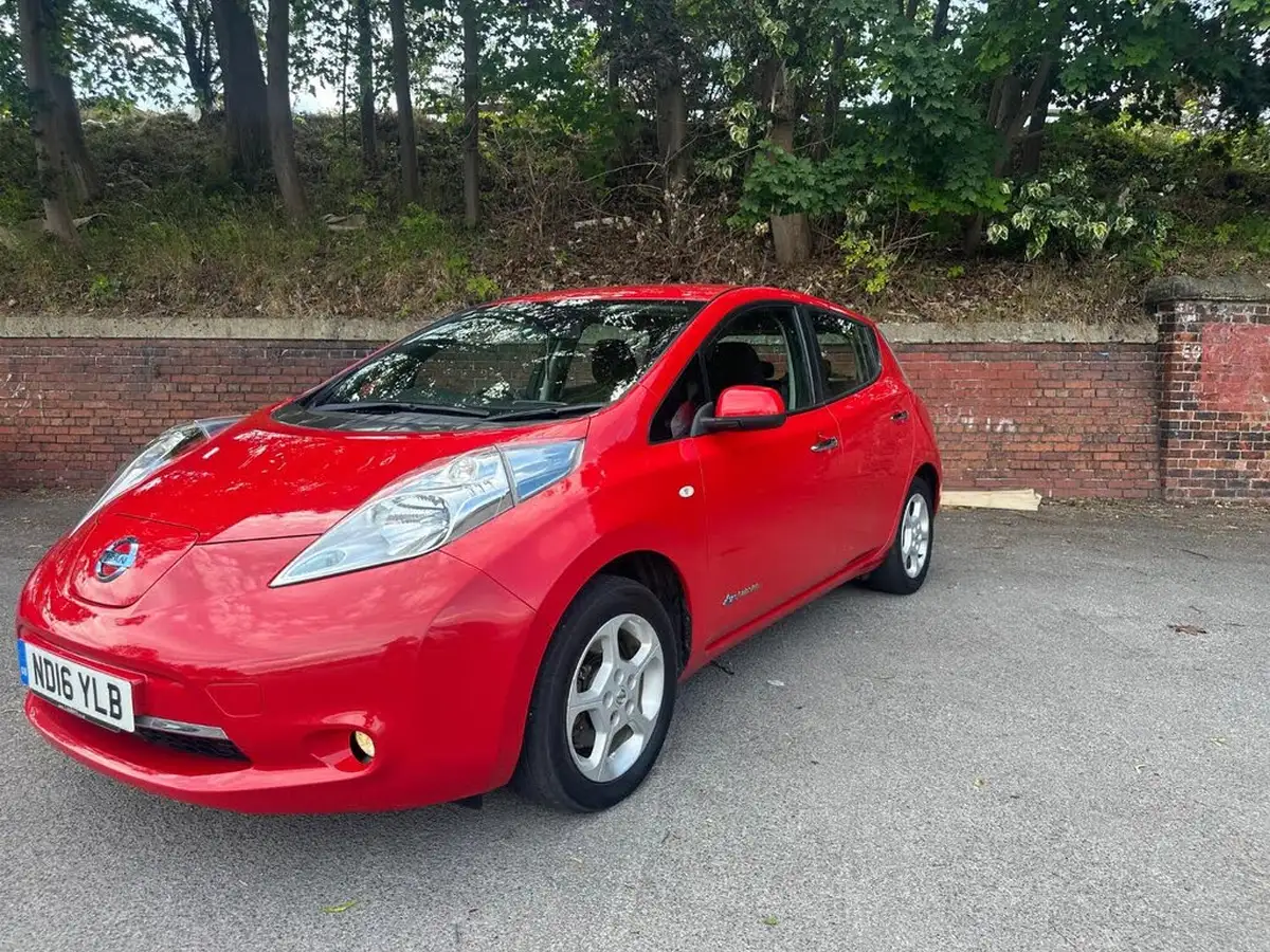 2016-nissan-leaf-e-acenta-24kwh-big-1