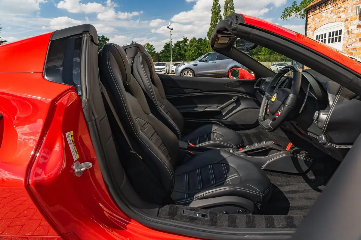 2017-ferrari-488-39-488-spider-big-31