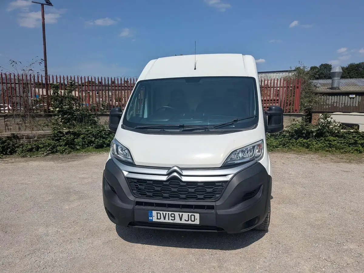 2019-citroen-relay-20bluehdi-35-l2h2-big-1