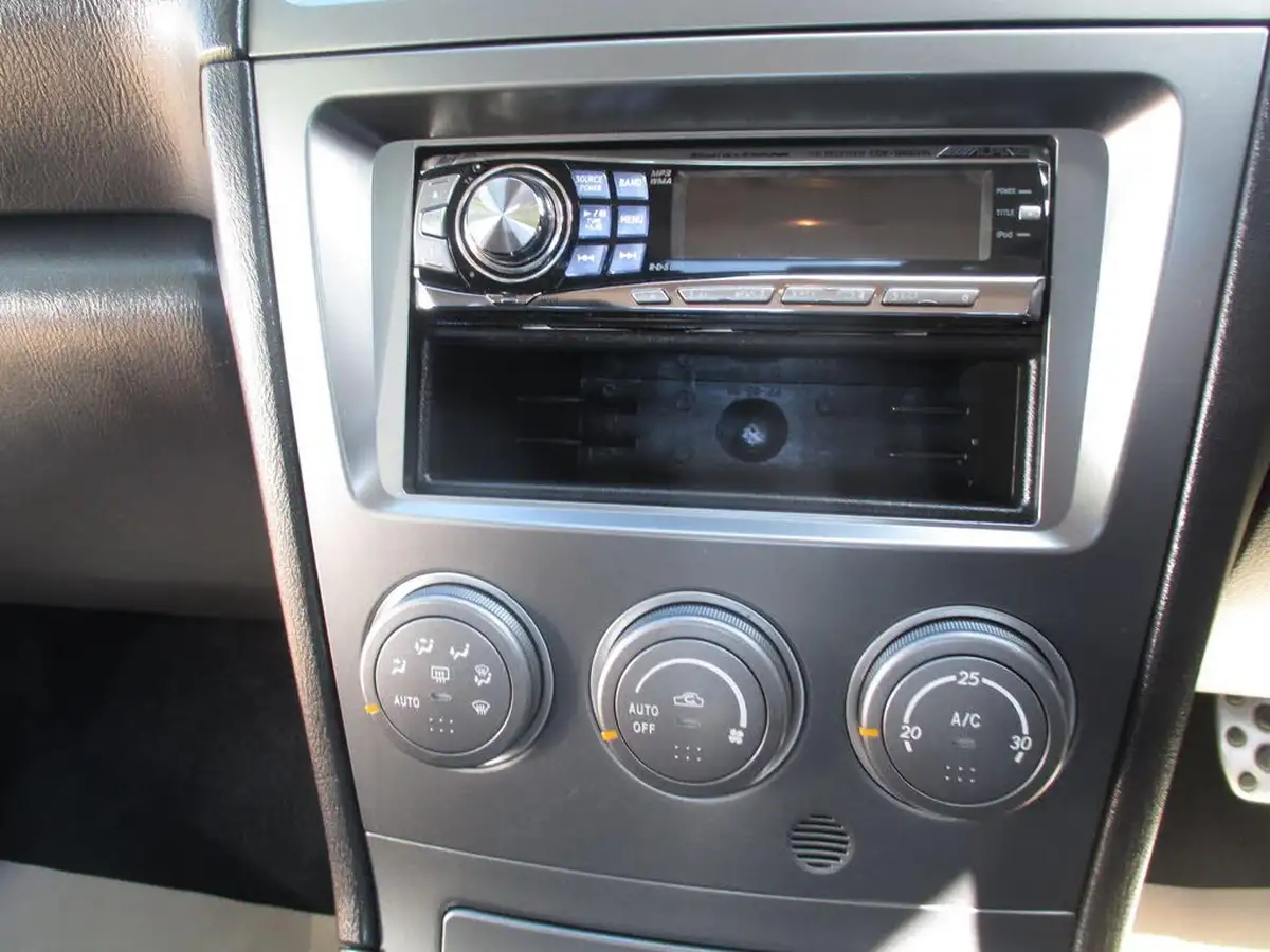 2005-subaru-impreza-25-wrx-saloon-4d-big-32
