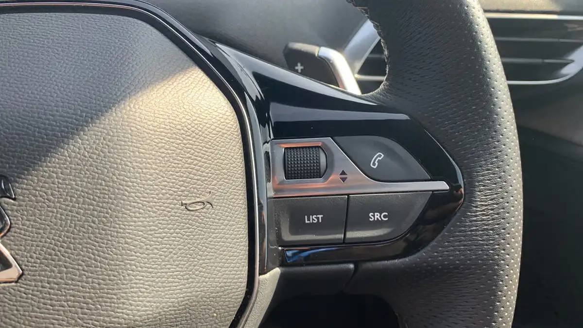 2024-peugeot-3008-suv-12-puretech-gt-136ps-hybrid-e-dsc6-big-23