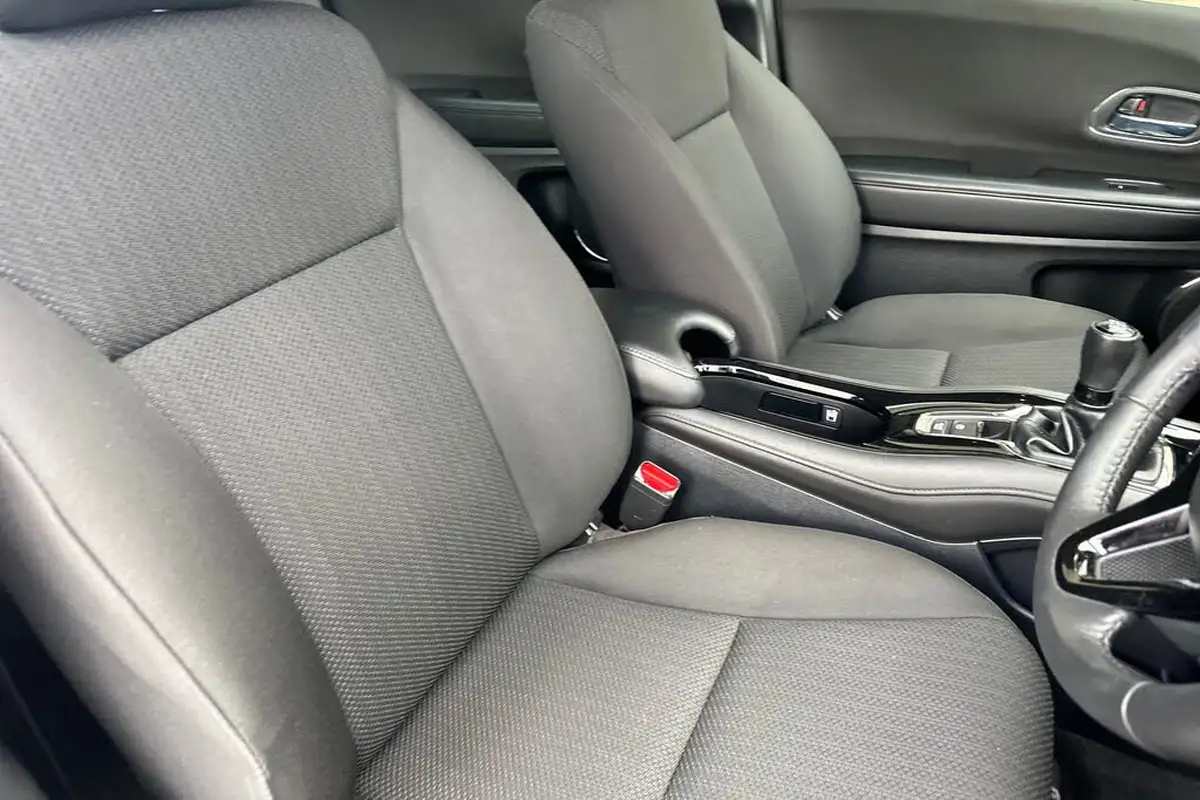 2018-honda-hr-v-16-i-dtec-se-navi-big-41