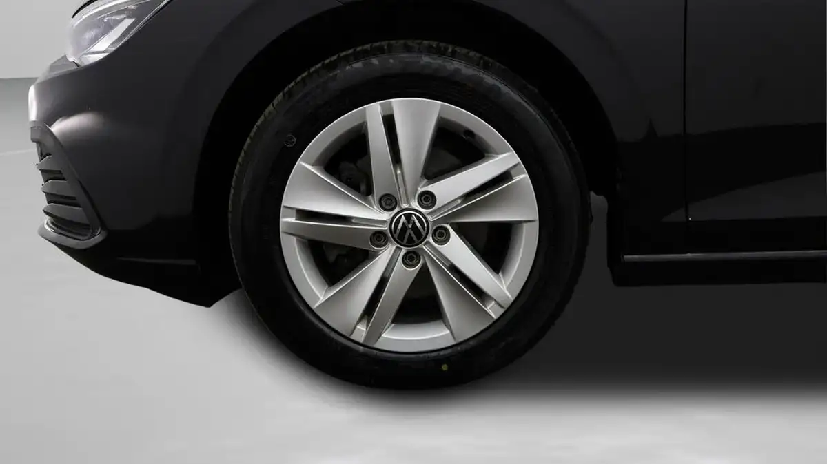 2021-volkswagen-golf-15-tsi-life-130ps-hatchback-big-18