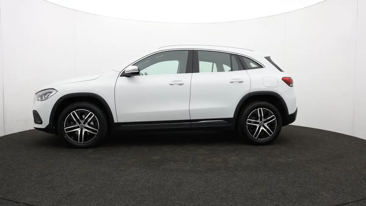 2021-mercedes-benz-gla-class-20d-gla-200d-sport-big-63
