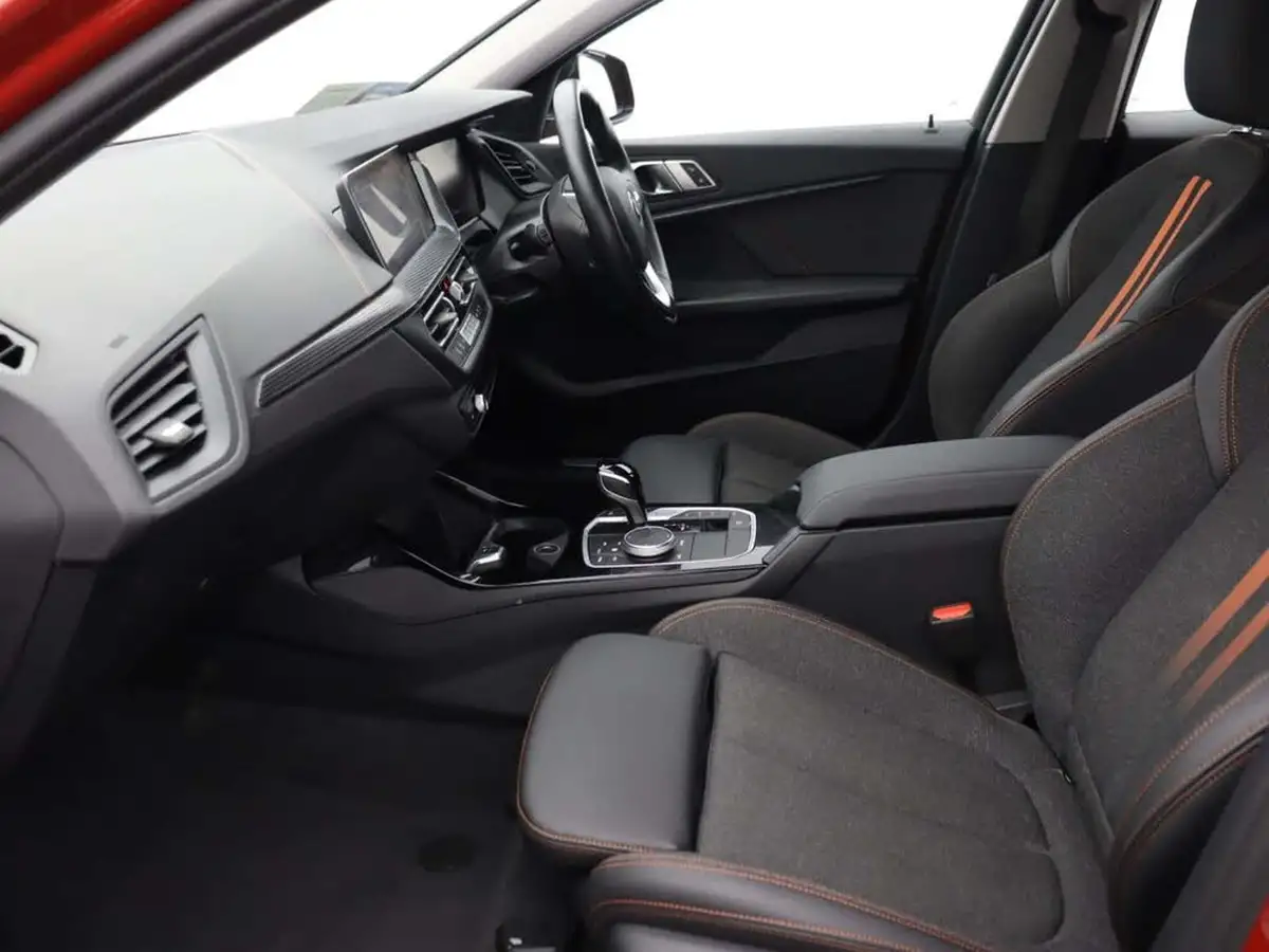 2022-bmw-1-series-15td-116d-sport-dct-big-12