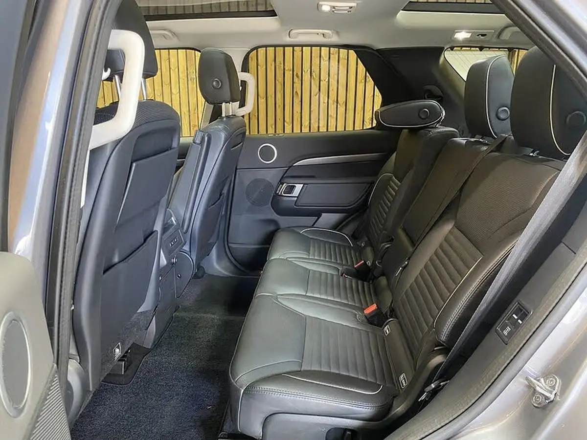 2020-land-rover-discovery-30-sd6-hse-big-65