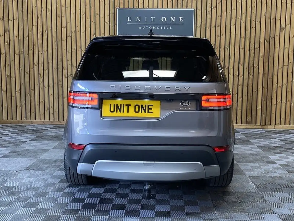2020-land-rover-discovery-30-sd6-hse-big-13