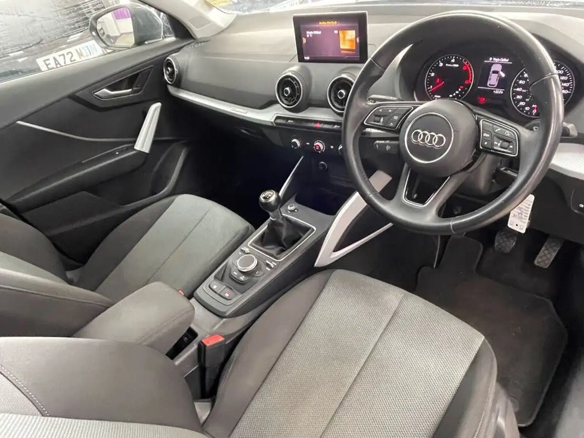 2020-audi-q2-16-30-tdi-technik-big-23