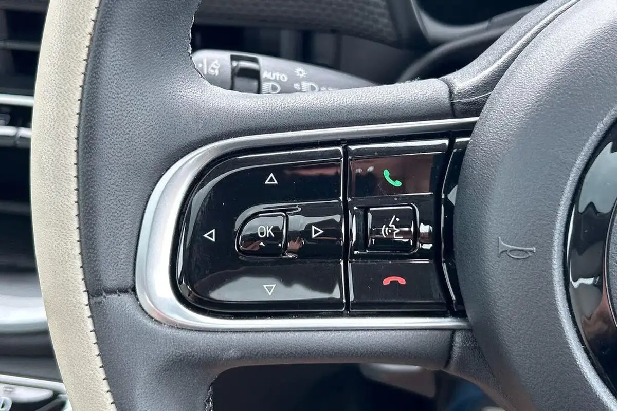 2022-fiat-500-e-la-prima-big-15