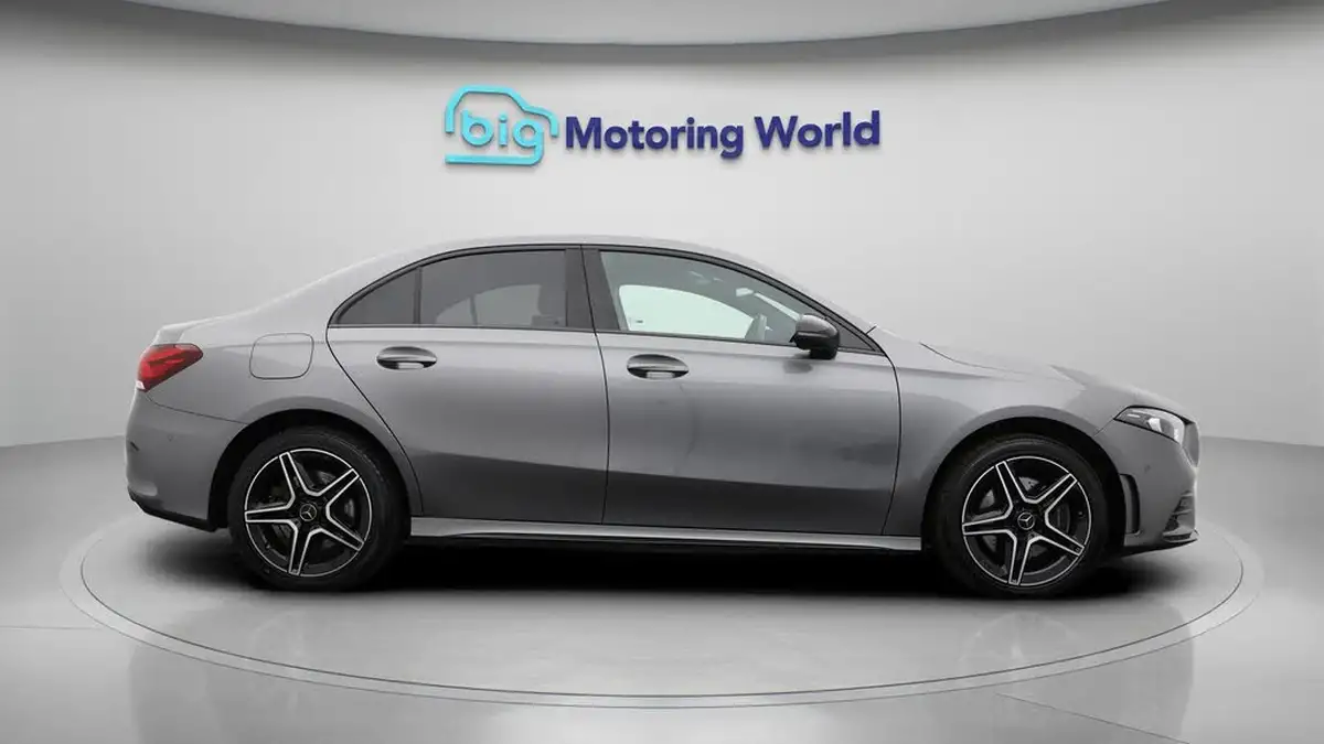 2021-mercedes-benz-a-class-20-a250-amg-line-executive-edition-saloon-4d-big-8
